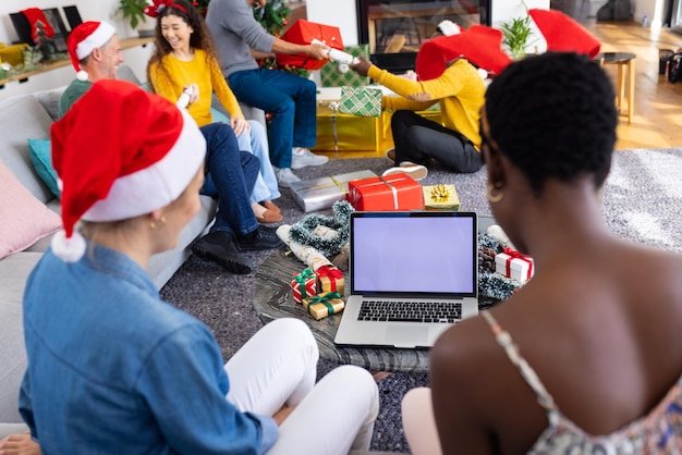 USA Online Holiday Shopping 2025: Trends & Predictions